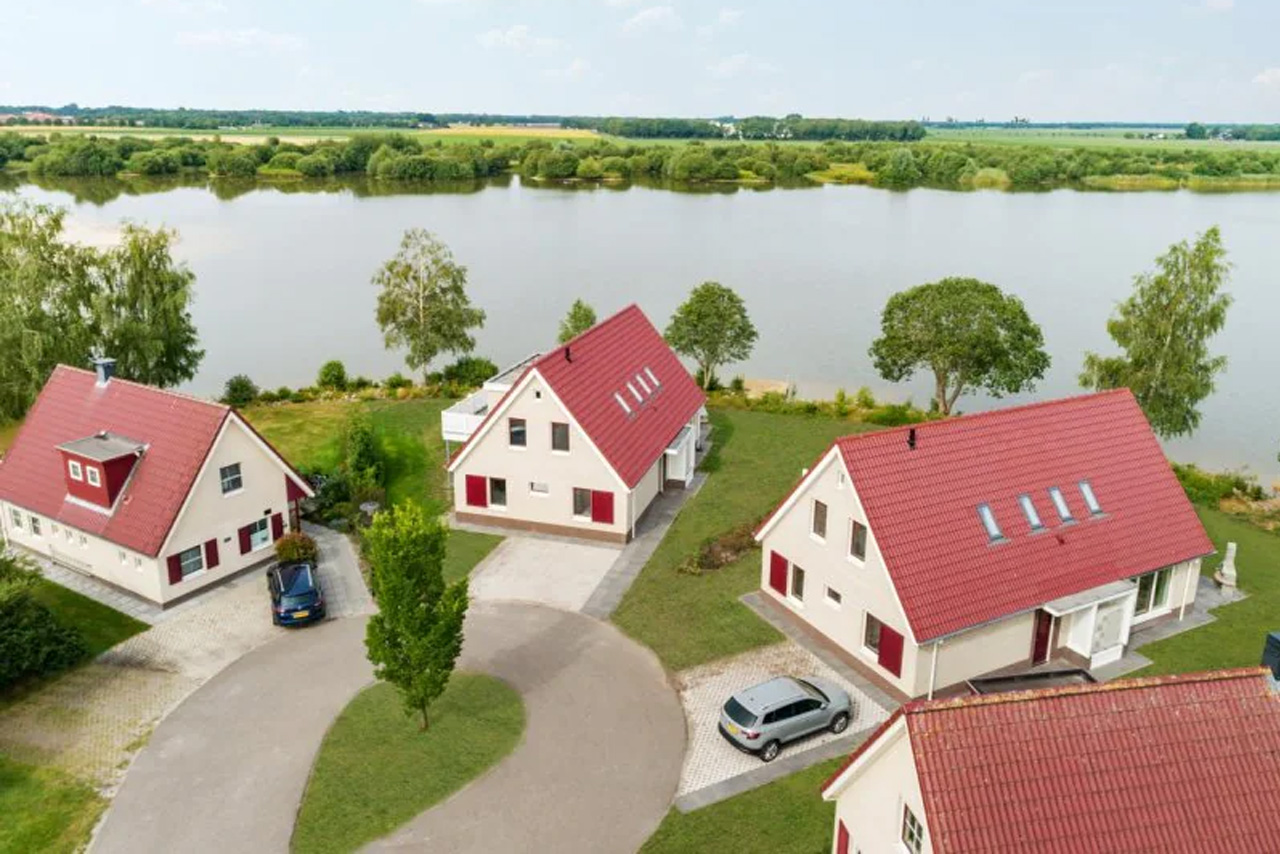 12 persoons CenterParcs huisje met jacuzzi en sauna op Vakantiepark Sandur
